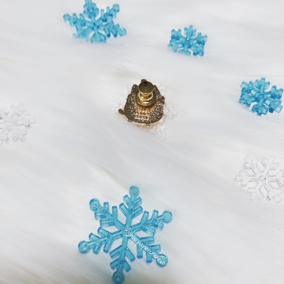 🎉3/$30 Santa Cat Christmas Enamel Pin Robot Dance Battle - Picture 2 of 2